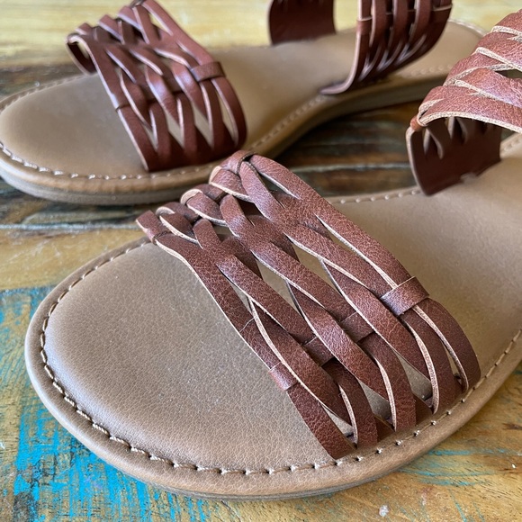Universal Thread Sandals NEW - Picture 9 of 9